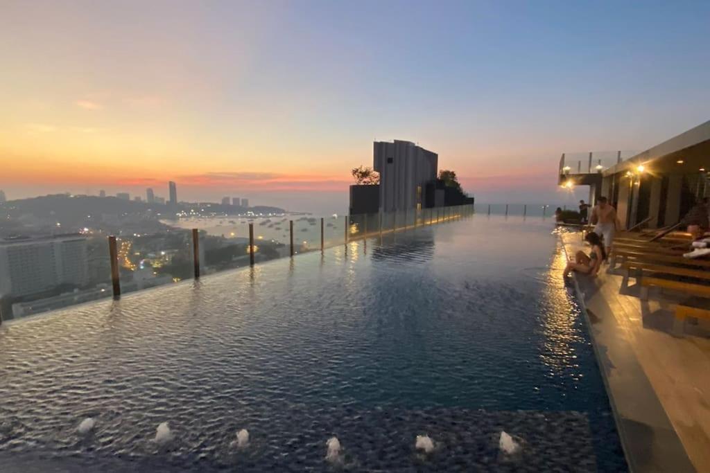 The Base Central Pattaya Quiet King-Bed With Infinity Pool & Free Netflix Exterior foto